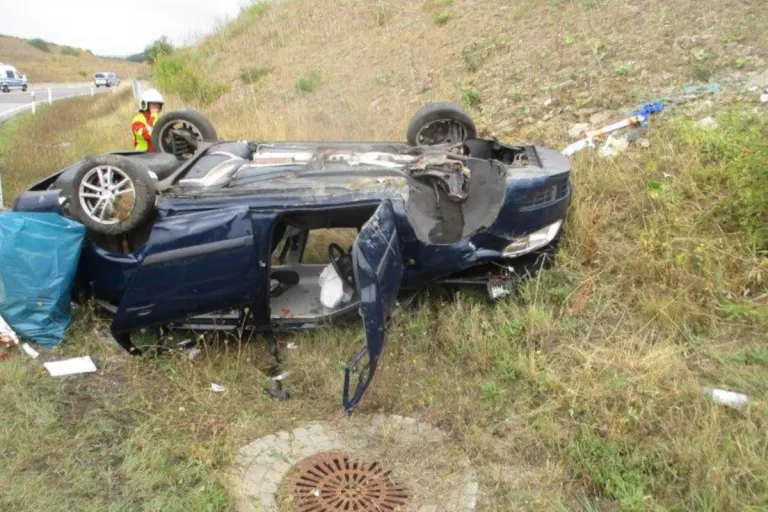 A4 Bucha – Pkw überschlägt sich mehrfach auf der Autobahn