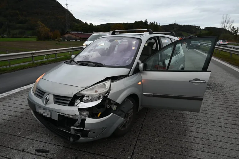Rüthi SG - Auffahrkollision zwischen zwei Autos