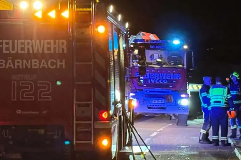 Bärnbach – Autolenker prallt gegen Hausmauer und wird verletzt