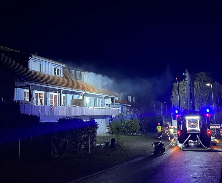 Lamperswil TG: Brand in Doppel-Einfamilienhaus