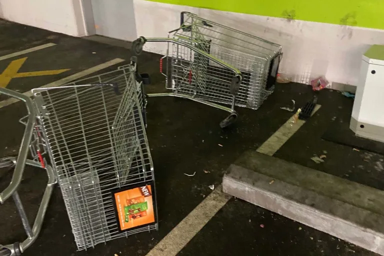St.Gallen - Diverse Sachbeschädigungen im Coop Gallusmarkt 