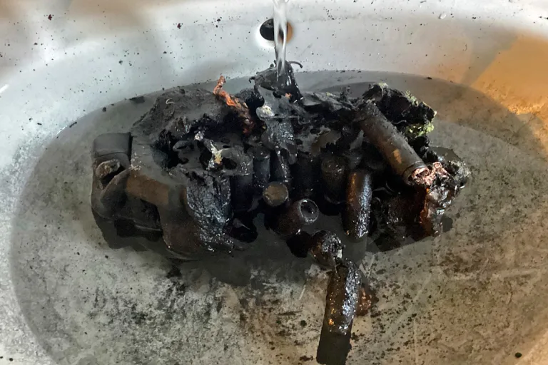 München BY – Akku von E-Bike gerät in Einfamilienhaus in Brand
