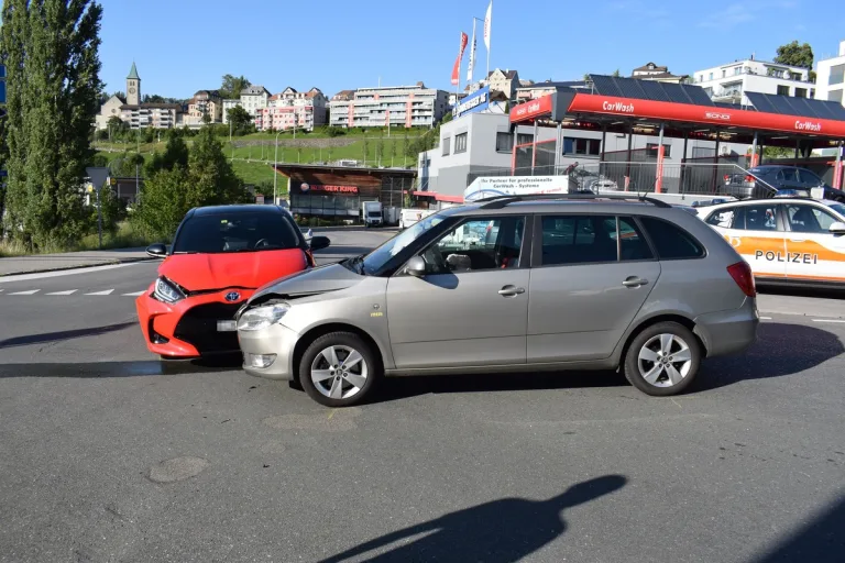 Unfall in Herisau AR - Kollision zwischen zwei Autos