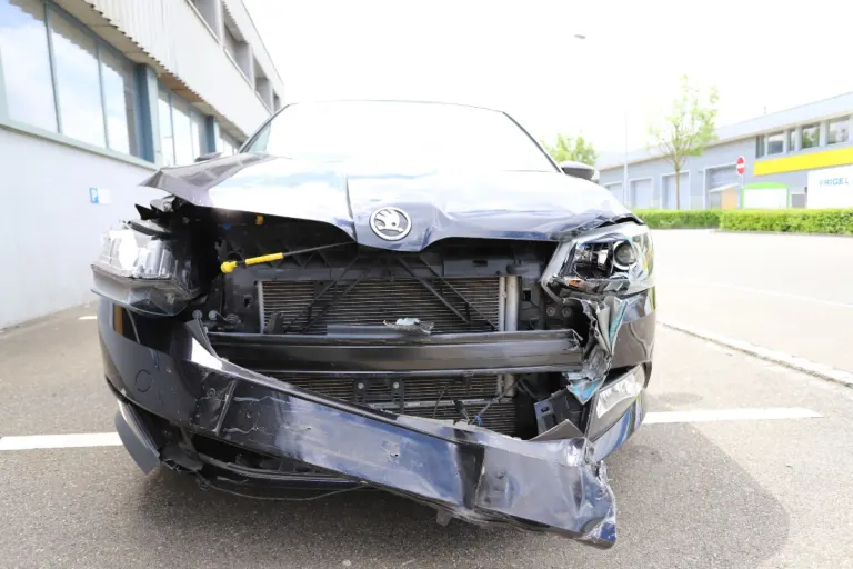 Erheblicher Sachschaden bei Kollision in der Stadt St. Gallen