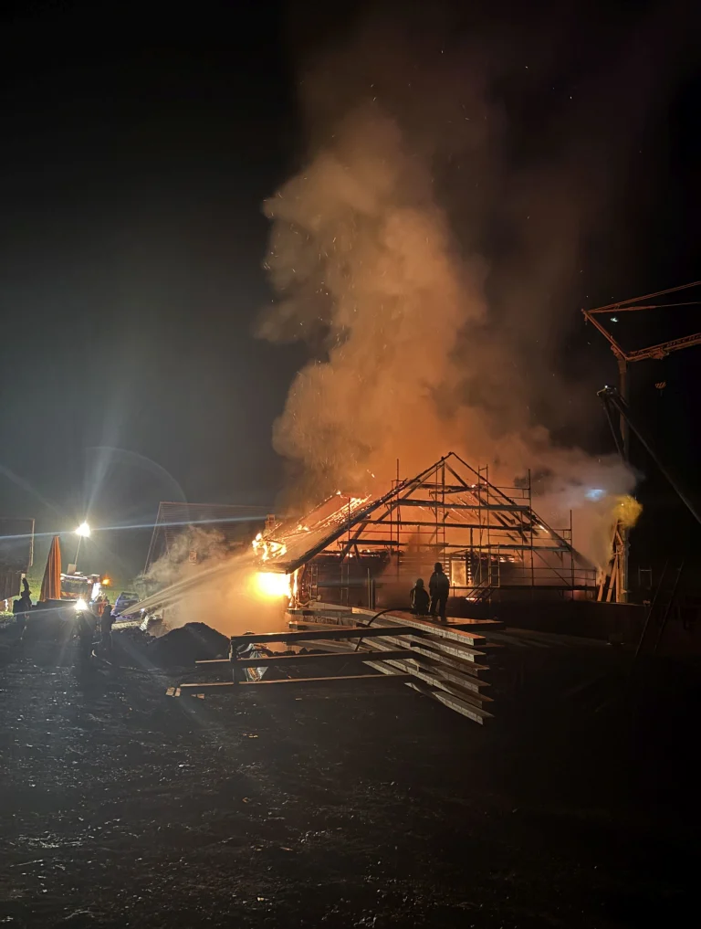 Liesberg BL – Einfamilienhaus steht in Vollbrand