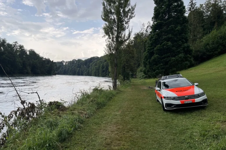 Rheinau ZH - Badeunfall am heutigen 1. August glimpflich ausgegangen