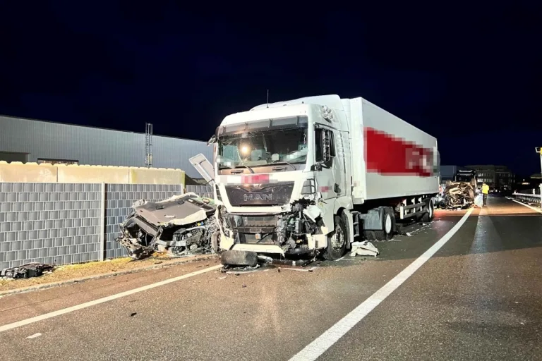 Bütschwil SG - Auf Gegenfahrbahn gekommen mit heftiger Frontalkollision als Folge