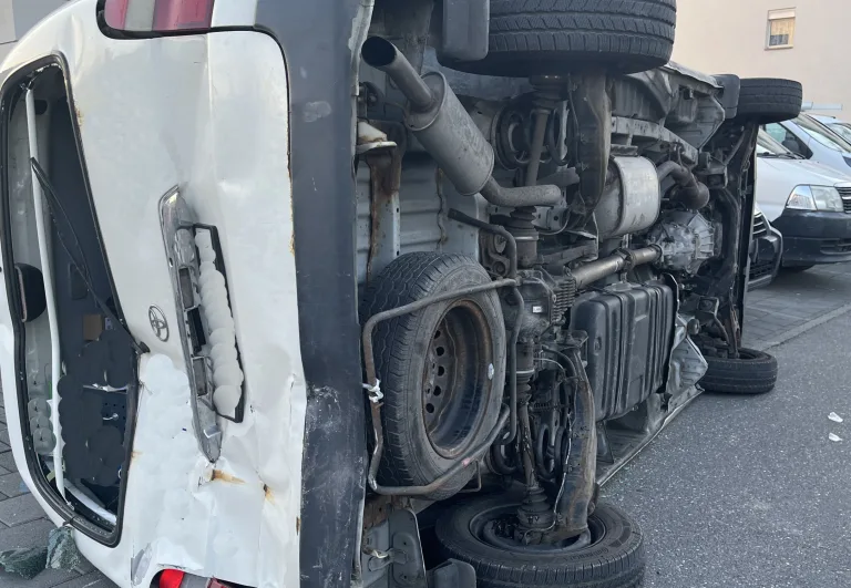 Unfall in Buttisholz LU – Linienbus rammt Lieferwagen