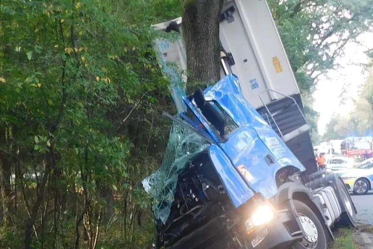Bispingen NI - Schwerer Unfall fordert ein Todesopfer