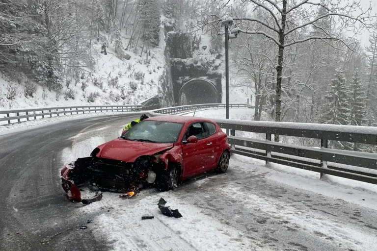 Kanton Neuenburg – Schneefall führt zu rund 20 Verkehrsunfällen im ganzen Kanton