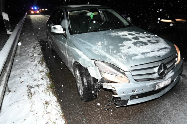 A13 Sennwald SG – Selbstunfall nach Fahrstreifenwechsel