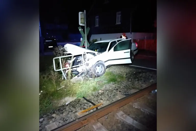 Münchhausen – Unfall am Bahnübergang fordert hohen Sachschaden