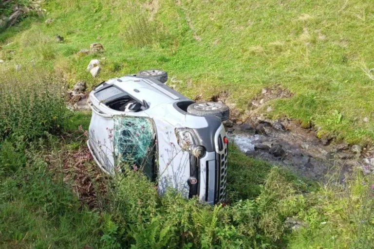 Matt GL – Auto überschlägt sich bei Unfall mehrfach 