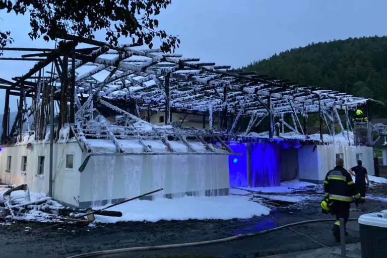 Brand in Bleiburg - 150 Feuerwehrleute bekämpfen Brand