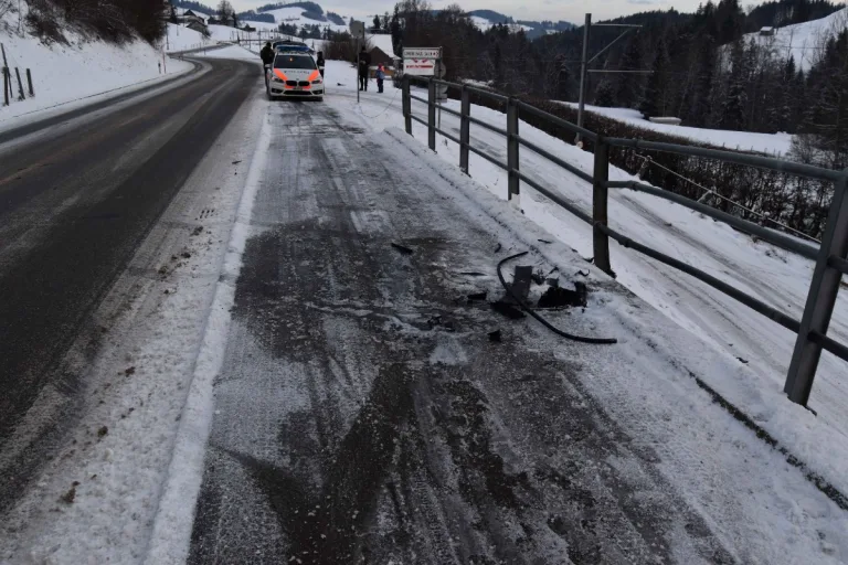 Urnäsch AR - Nach Unfall weitergefahren, war Alkohol im Spiel?