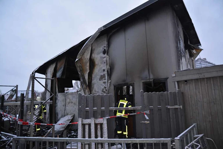 Bockhorn - Brand einer Lagerhalle