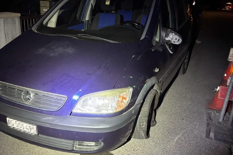 Unfall in Rheinfelden AG – Alkoholisierter Lenker kollidiert mit parkiertem Auto