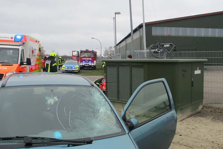 Ahlerstedt - Radfahrer bei Unfall schwer verletzt