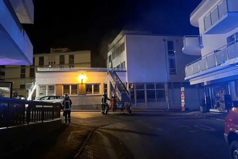 Grossbrand in Leukerbad VS - Siebzehn Personen evakuiert