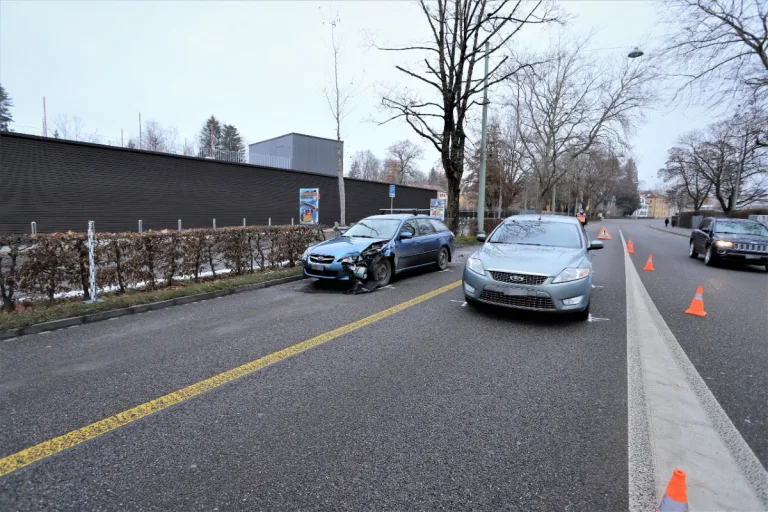 Sachschaden in St. Gallen - Zwei Autos kollidieren zusammen