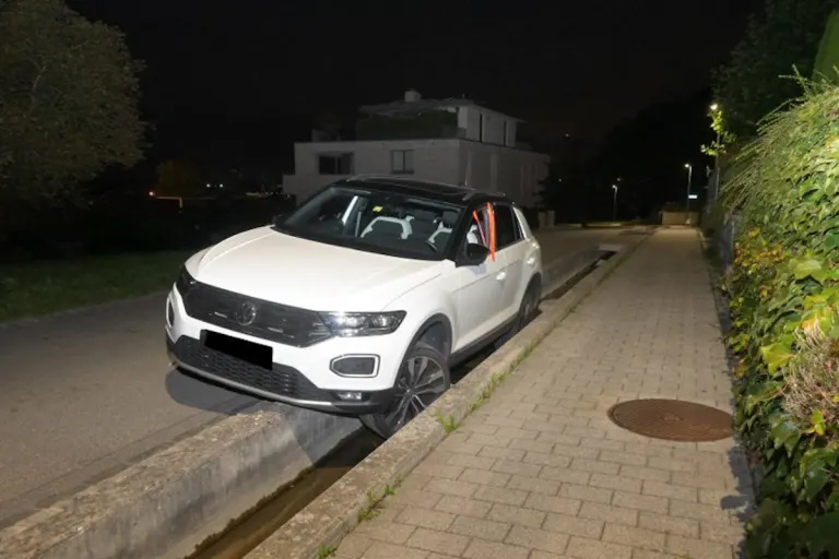 Triesen – Betrunken mit Auto im Entwässerungsgraben gelandet