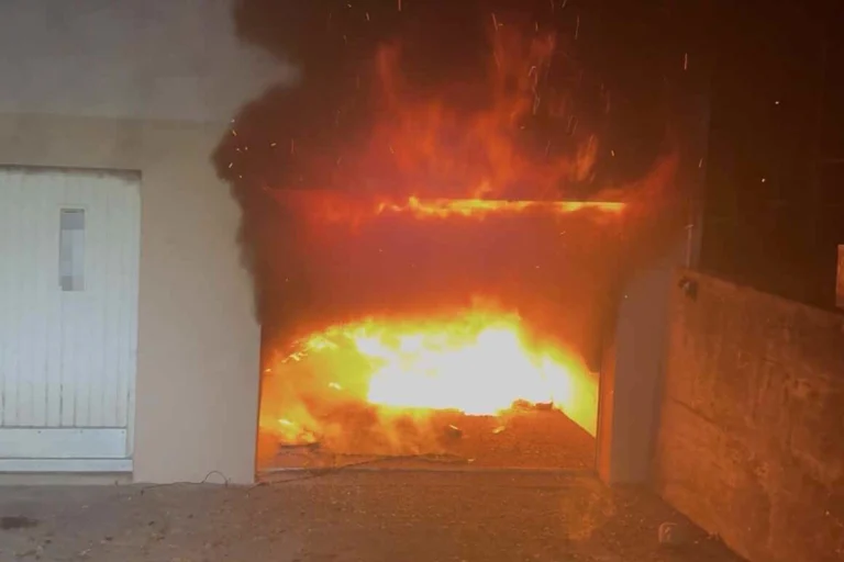 Niederuzwil SG – Brand einer Garage in einem Wohnhaus