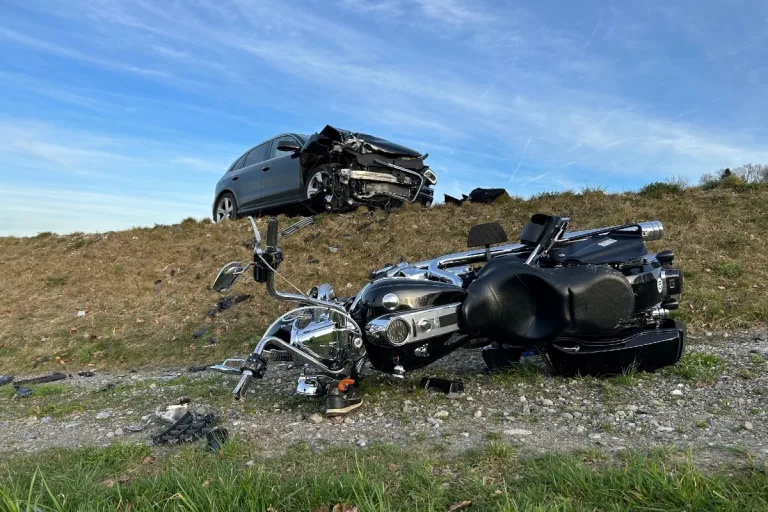 Hallwil AG: Verunfallter Motorradfahrer im Spital verstorben