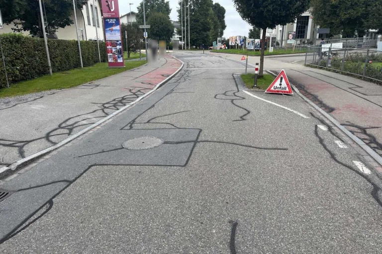 Rapperswil-Jona SG - E-Biker bei Unfall verletzt
