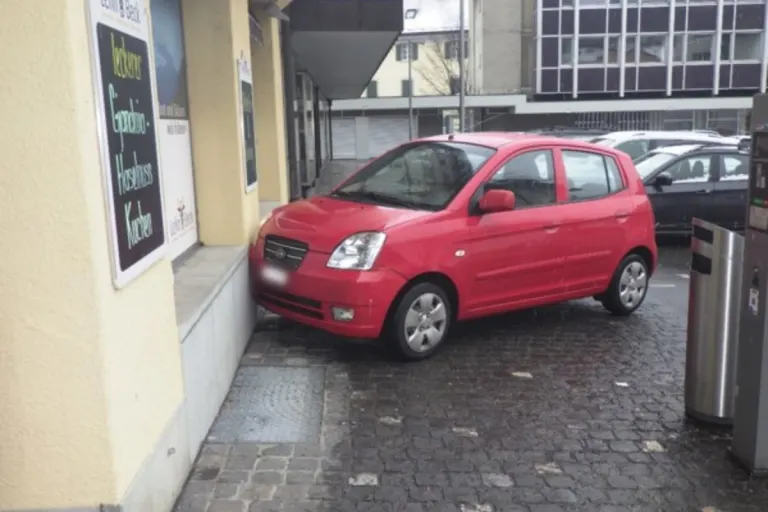 Altdorf UR - Brems- mit Gaspedal verwechselt
