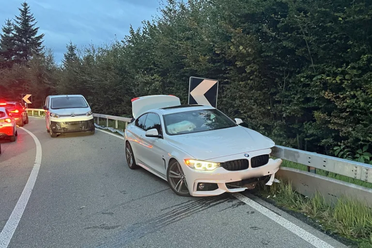 Rickenbach LU - Unfall im Kurvenbereich