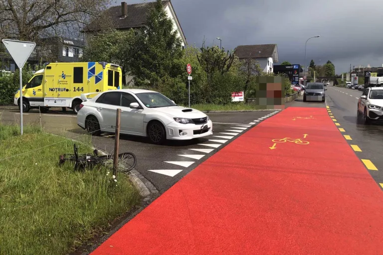 Bronschhofen SG - E-Bikefahrer bei Unfall verletzt