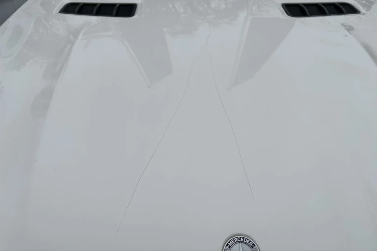 Glarus – Mehrere Autos zerkratzt