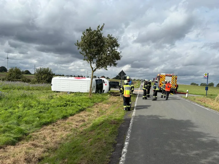 Werne – Vier Verletzte bei schwerem Unfall von Transporter und Pkw