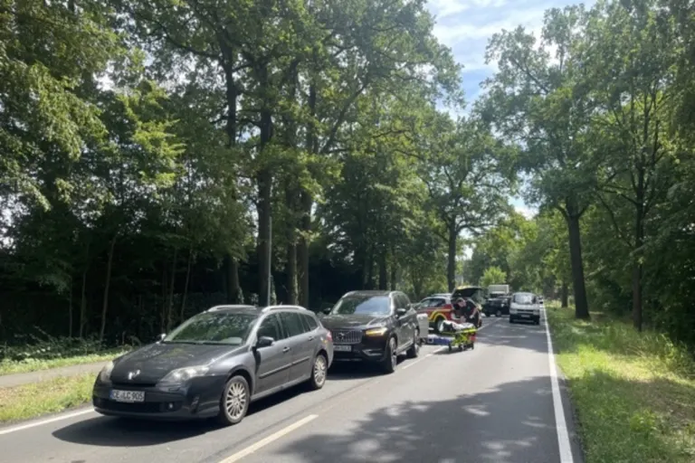 Unfall in Adelheidsdorf NI - Stauende übersehen 