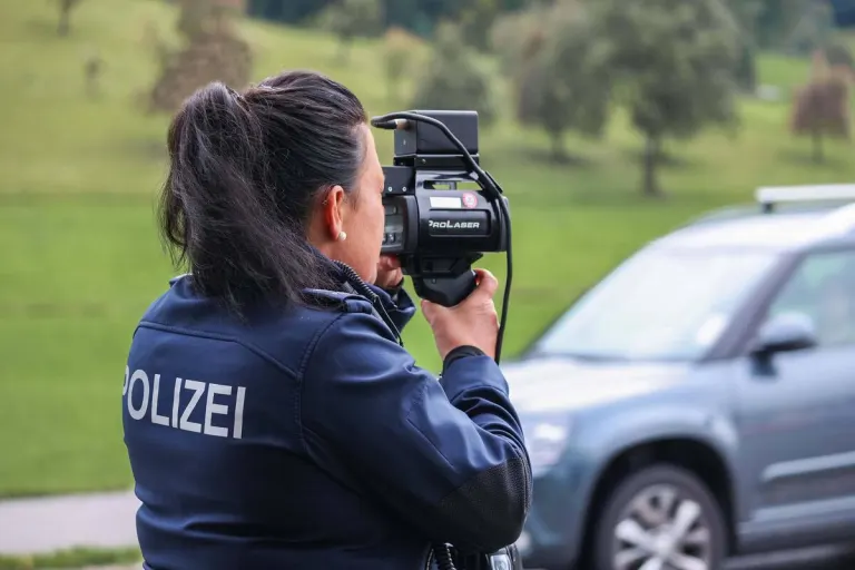 Eschenbach SG – Mit 91 km/h innerorts unterwegs