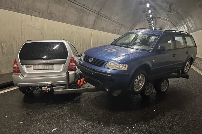 Uznach SG – A15 nach Unfall gesperrt