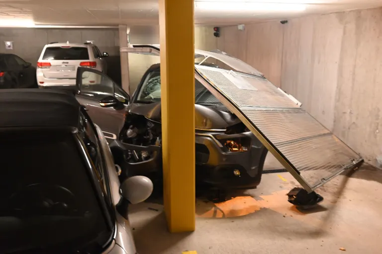 Flawil SG – Selbstunfall in Tiefgarage