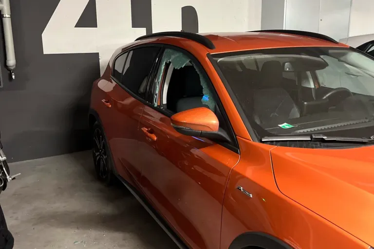 Sargans SG - Mehrere Fahrzeugeinbrüche in einer Tiefgarage 