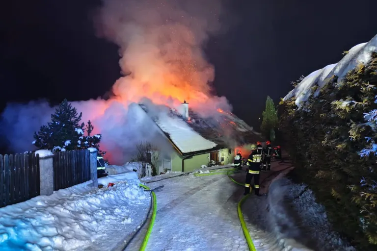 Gröbming – Wohnhaus steht in Brand