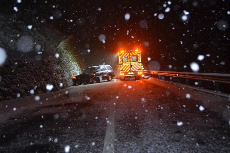 Klosters GR - Unfall auf nasser Fahrbahn 