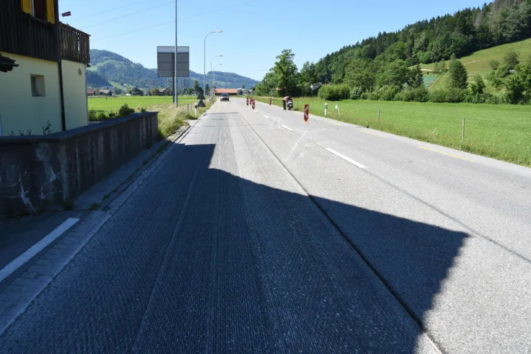 Ebnat-Kappel SG - Selbstunfall mit Roller fordert eine verletzte Person