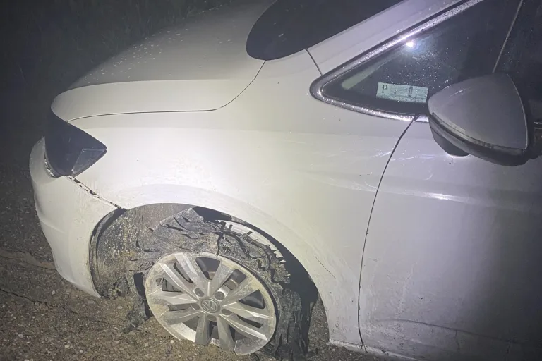 Istighofen TG - Stark alkoholisiert im beschädigten Auto gefunden 
