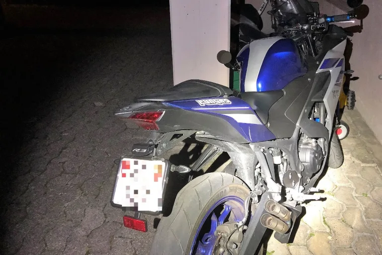 Glarus - Drei Motorradfahrer nach Flucht und Unfall verhaftet