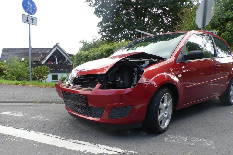 Nümbrecht NW – Drei Verletzte bei Unfall auf Kreuzung