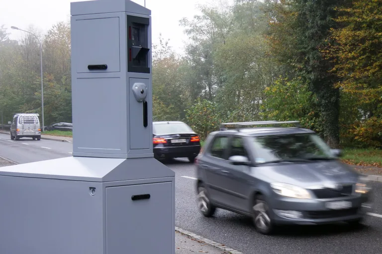 Romont FR – Motorradfahrer in 50er-Zone mit 110 km/h gemessen