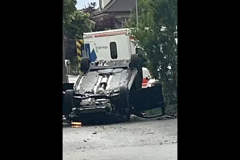 Amriswil TG – Autofahrer überschlägt bei Selbstunfall