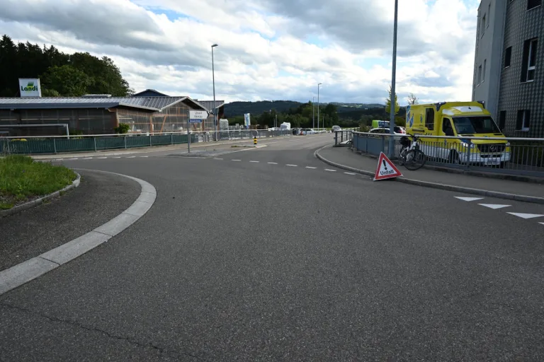 Zuzwil SG – Unfall zwischen Auto und E-Bike 