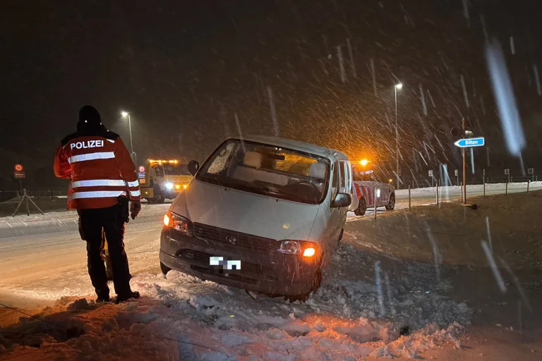 Kanton Glarus – 17 Verkehrsunfälle wegen Schnee und Glätte