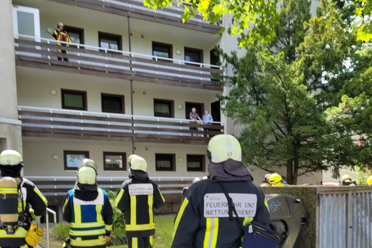 Bochum NW – Person bei Küchenbrand verletzt