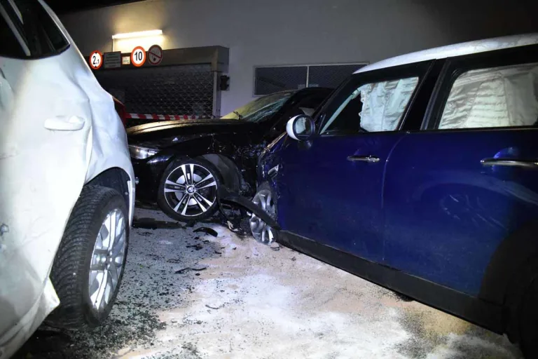 Gallneukirchen – Betrunken mit Mamas Auto Unfall gebaut